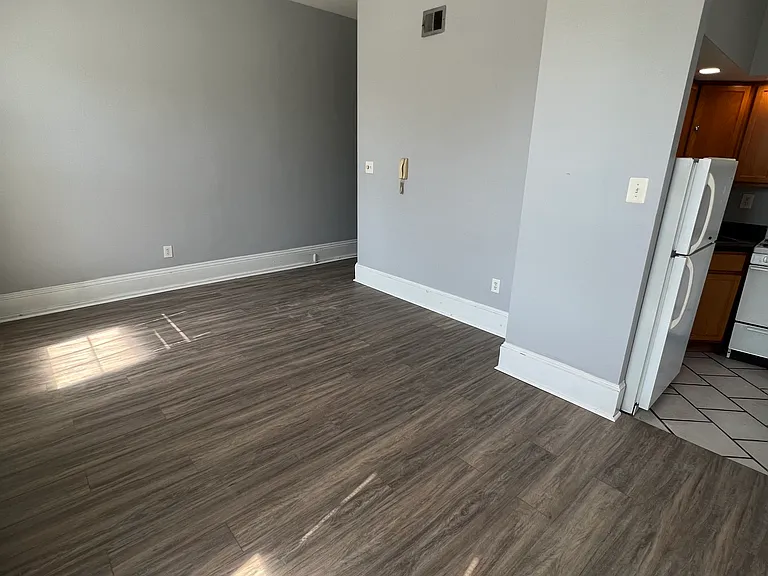1501 W Girard Ave #D — Photo 5