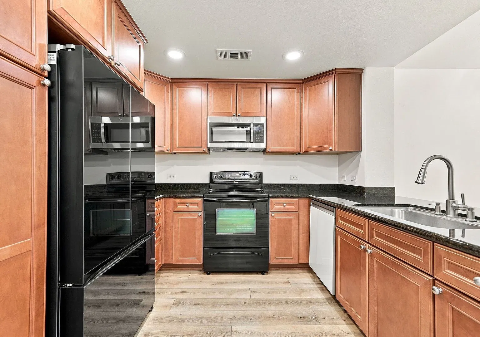 Monte Vista 1BD | Monthly House Cleaning Included | Private Courtyard Patio — Photo 2