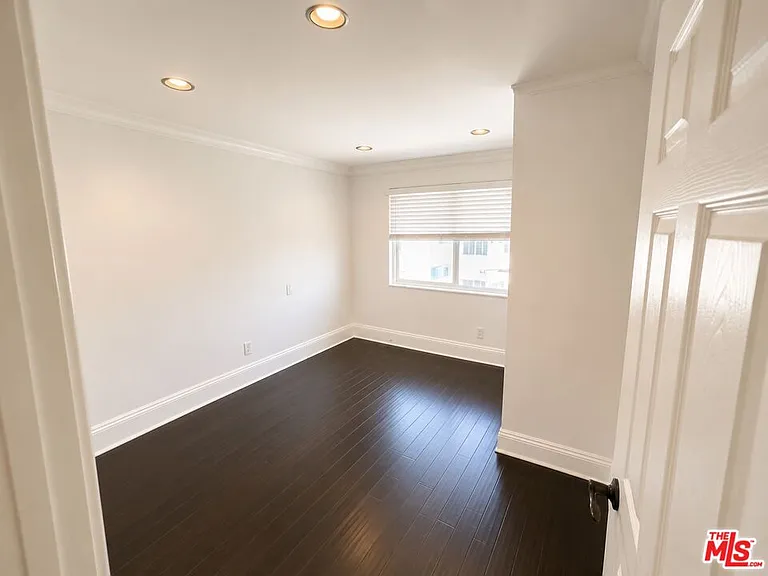 18113 Bromley St — Photo 13