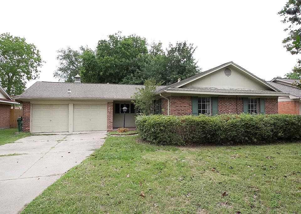 1st image of 814 Lyngrove Dr