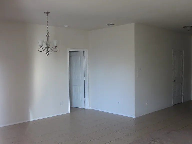 1706 Oak Glen Dr — Photo 9