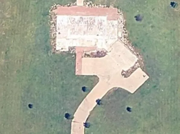 125 Mayfield Dr, West Point, MS 39773