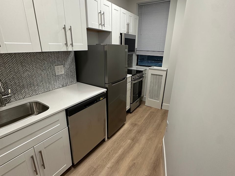 2nd image of 24 Phillips St #21