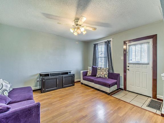 3rd image of 3844 Eiler St