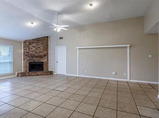 5318 Yaupon Dr, Arlington, TX 76018