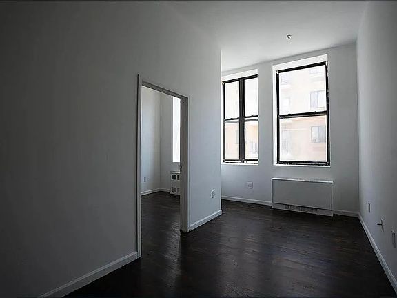 3rd image of 15 Lawton St APT 2
