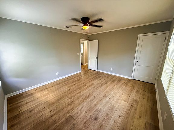 5th image of 1714 Clover Dr