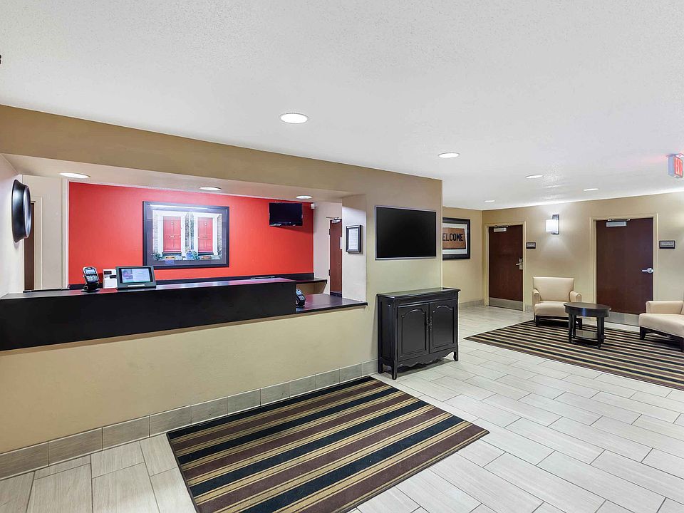 Lobby and Guest Check-in
