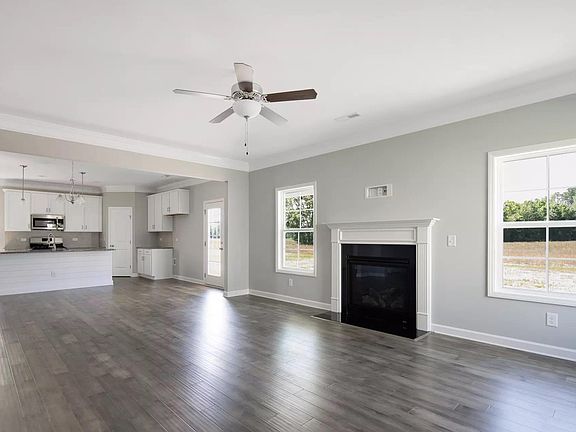 4th image of 3000 Dearing Ct