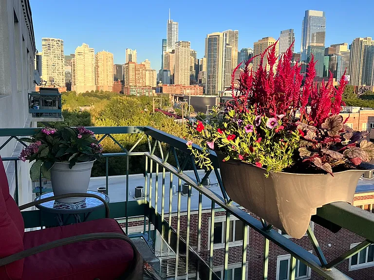 680 N Green St #706 — Photo 18