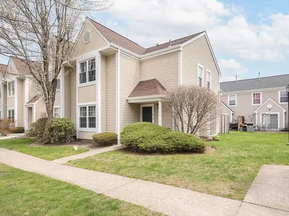 42 Creekside Circle, Spring Valley, NY 10977