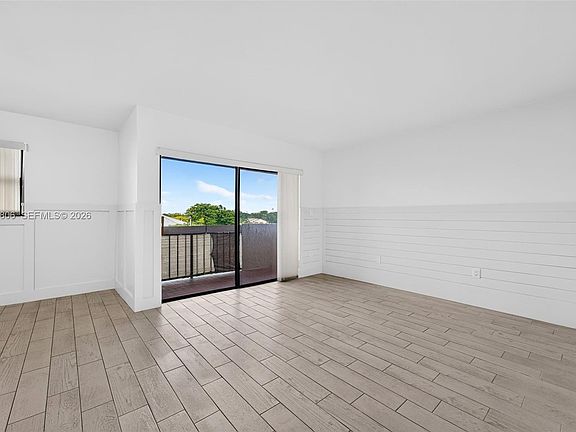 4th image of 1121 SW 122nd Ave #4142