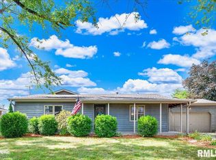 7720 W Redwing Dr, Peoria, IL 61604