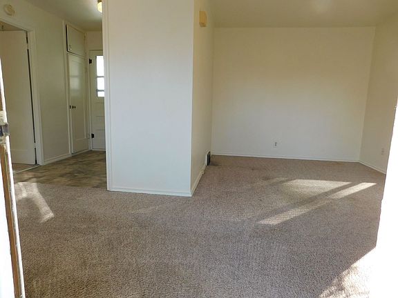 2nd image of 925 N 10th St