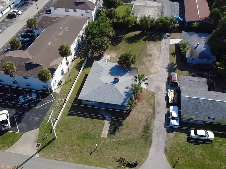 1848 S Palmetto Ave — Photo 2