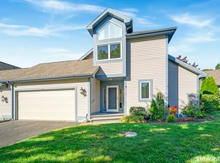 18 Elizabeth Ct, Mystic, CT 06355