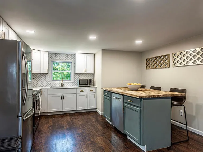 22 Mulberry St — Photo 20