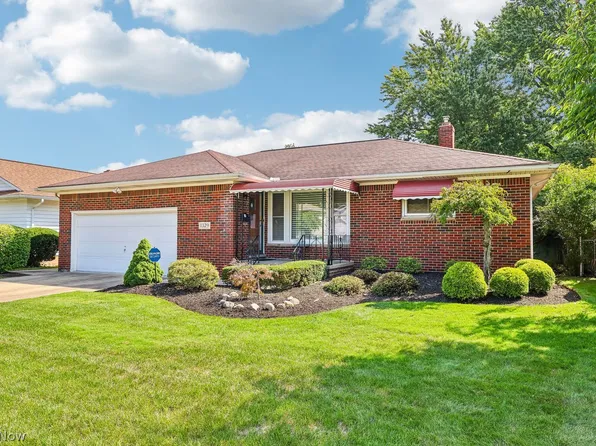 1329 Jackie Ln, Mayfield Heights, OH 44124