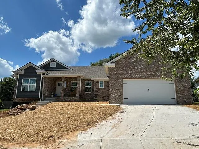 3 bed, 2.0 bath, 1950 sqft, $2,999 — Photo 1