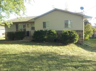 8312 Franklin Ave, Clive, IA 50325