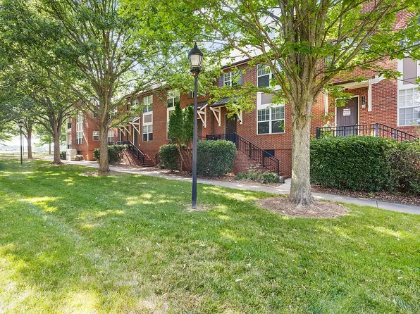 128 Steinbeck Way APT B, Mooresville, NC 28115