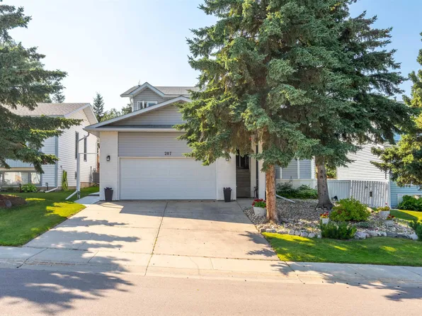 207 18th St, Cold Lake, AB T9M 1B5