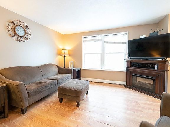 2nd image of 5766 Clover Meadow Ln