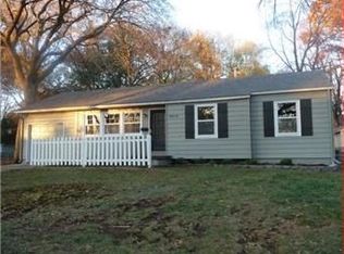 8818 W 82nd St, Overland Park, KS 66204