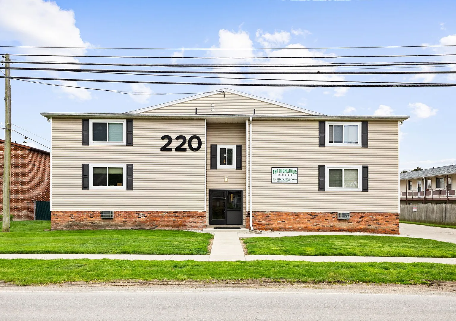 Highland's Apartments — Photo 1
