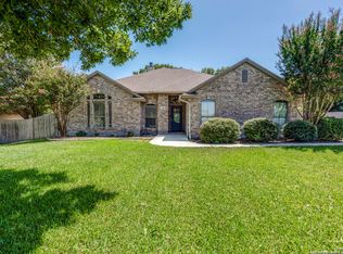 119 Guadalupe River Dr, Seguin, TX 78155
