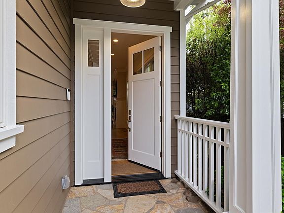 3rd image of 412 Lee Ave