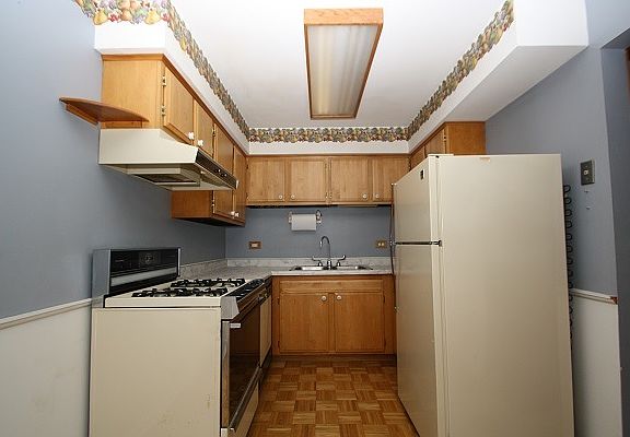 3rd image of 2166 Greystone Pl