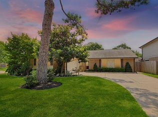 8638 Lake Crystal Dr, Houston, TX 77095