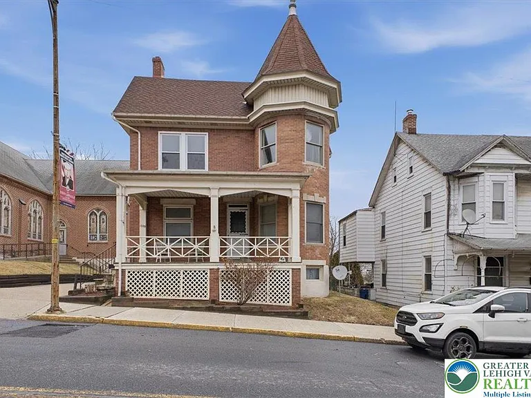 1229 Main St — Photo 1