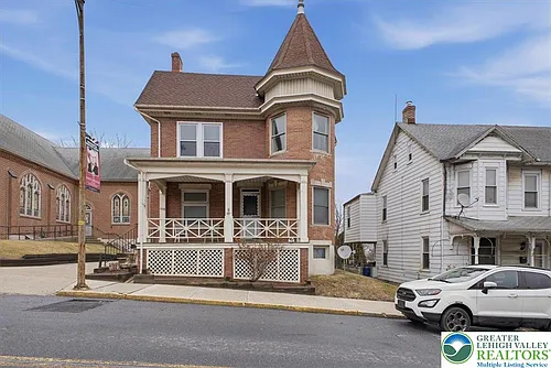 1229 Main St Photo 1