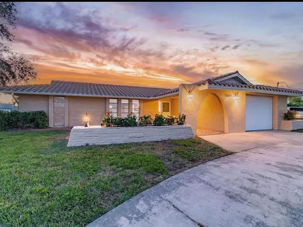5029 Pelican Dr, New Port Richey, FL 34652
