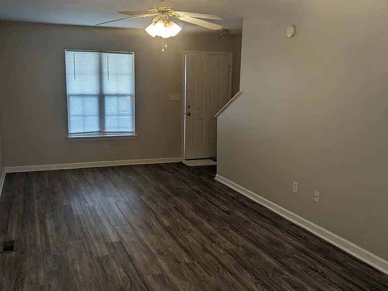 337 Crawford Mill Ln — Photo 3