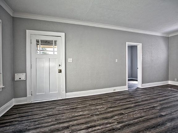 2nd image of 1015 Diamond Ave