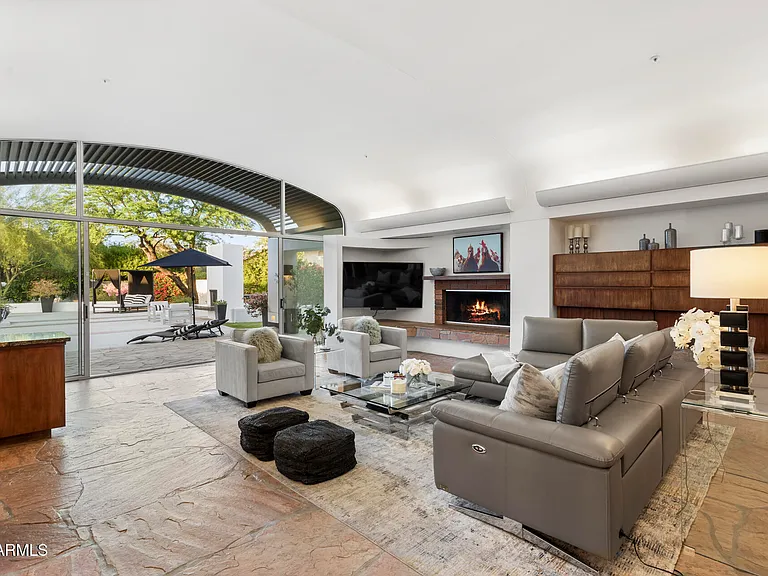 8556 E Sharon Dr — Photo 11