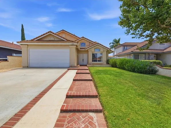 19949 Silvercrest Ln, Riverside, CA 92508