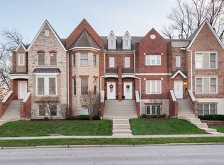 113 W Quincy St, Westmont, IL