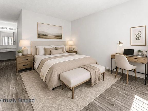 3rd image of 11946 Montana Ave APT 302