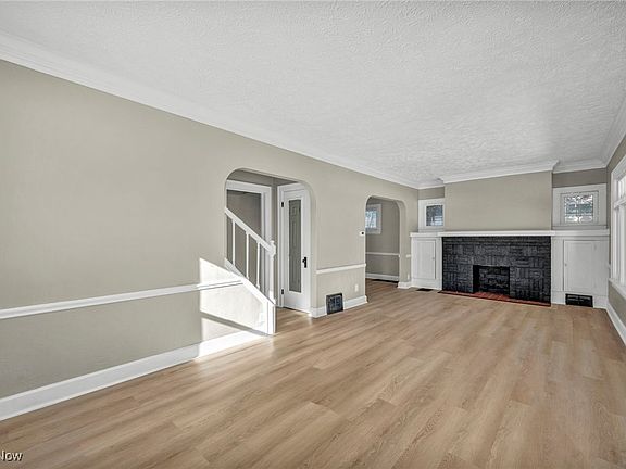 5th image of 3682 Rocky River Dr