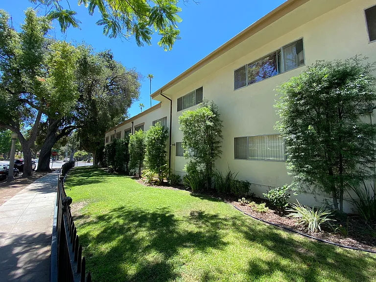 Green Acres — Photo 20