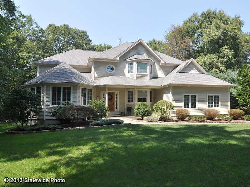 1st image of 19 Belmont Dr