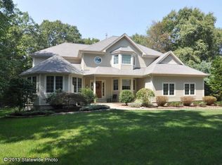 19 Belmont Dr, Lincoln, RI 02865