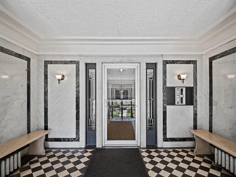 16 Forest St #105 — Photo 15
