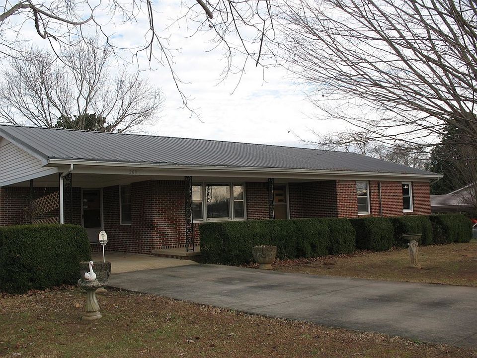 1st image of 203 College Ave