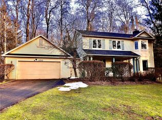 100 Lonesome Rd, Fairport, NY 14450
