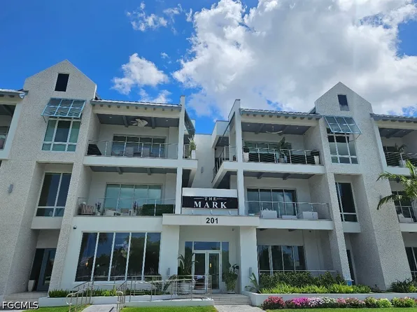 201 8th St #309, Naples, FL 34102
